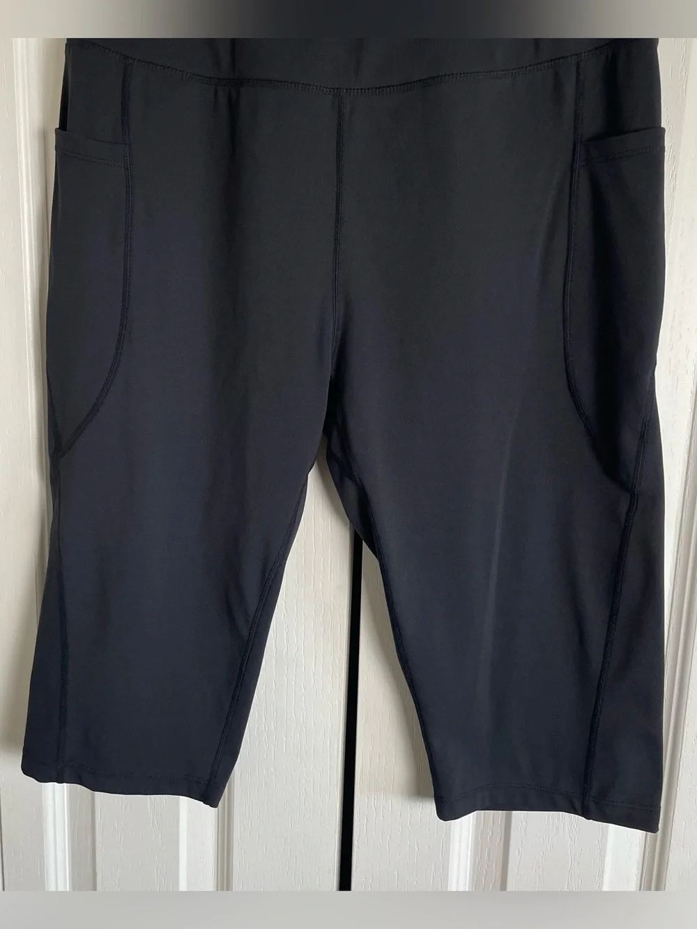 Baleaf Capri Leggings Women’s XL Black Pockets High Waisted Activewear Outdoors - Picture 3 of 12
